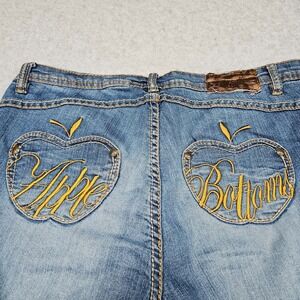 Apple Bottom Capri Jeans Women's Size 11/12 Stretch Gold Embroidered Y2K Vintage